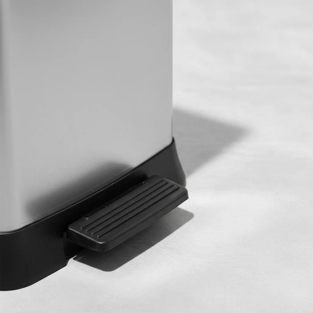 Cesto Tacho De Basura Pedal Plástico Metalizado Premium 40l Plateado